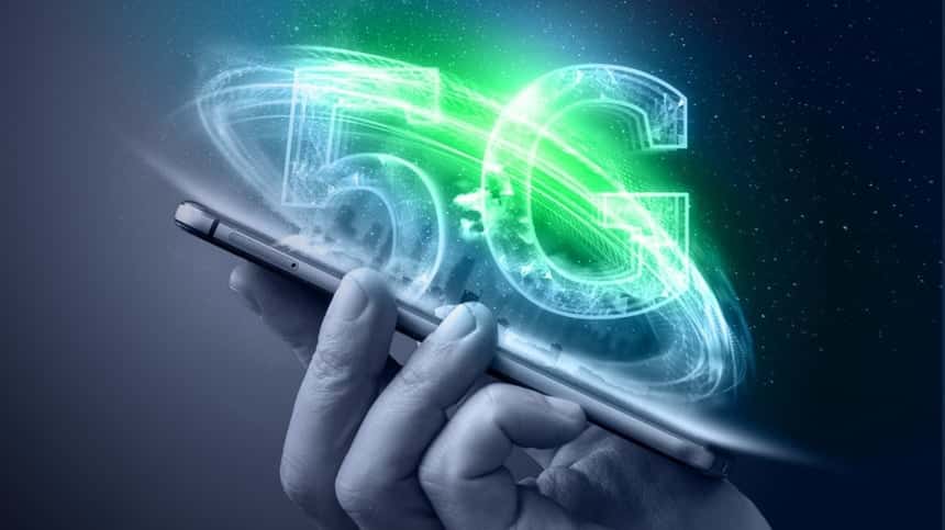 5G on mobile phone