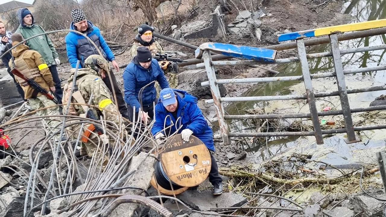 Repairing of Telecom Fibre. Source: SSSCIP via twitter